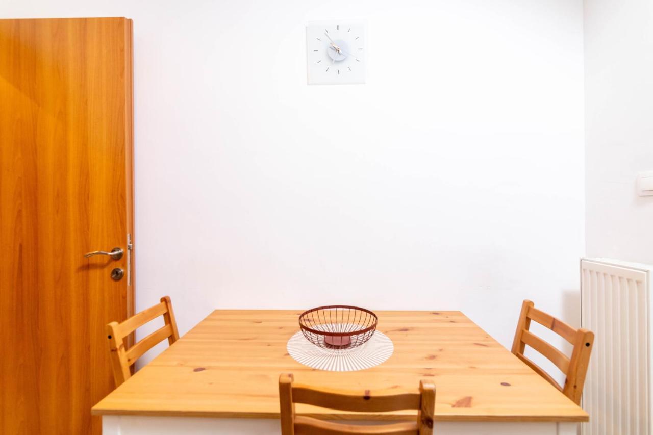 F & B Collection - 2 Bedroom Flat เทสซาโลนิกิ ภายนอก รูปภาพ